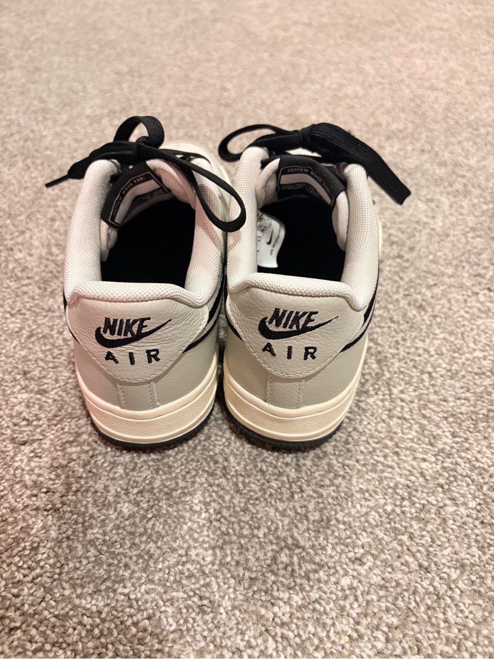 Nike Air Force 1 - Picture 3 of 5